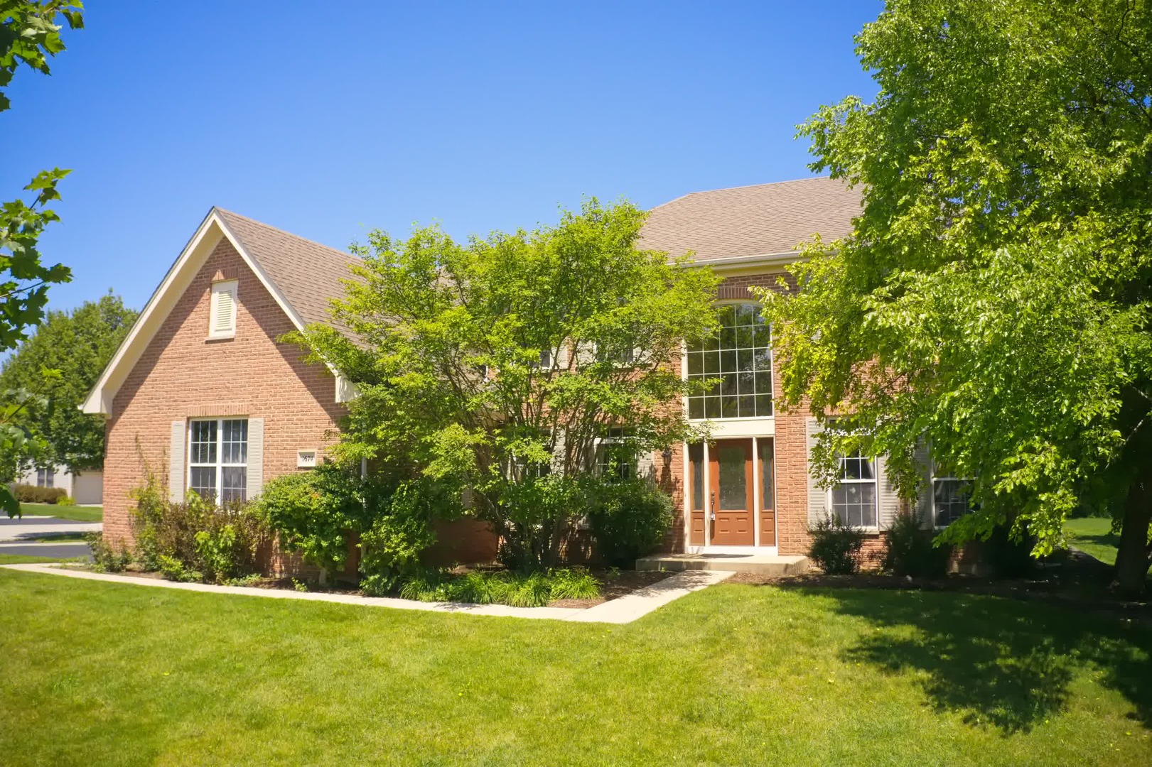 1674 Rolling Hills Drive, Crystal Lake IL 60014