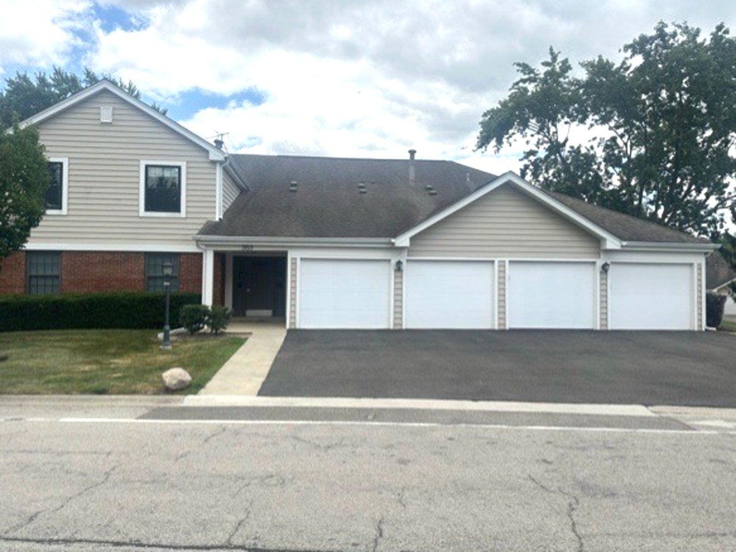 353 Lambert Drive Unit D-1, Schaumburg IL 60193