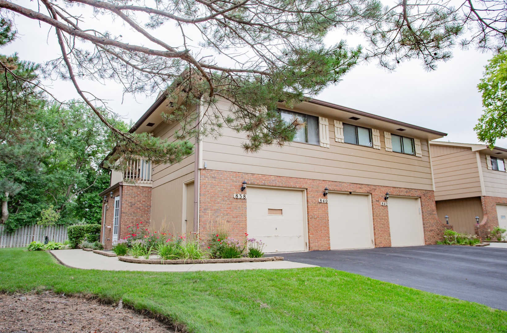840 DIGHTON Lane, Schaumburg IL 60173