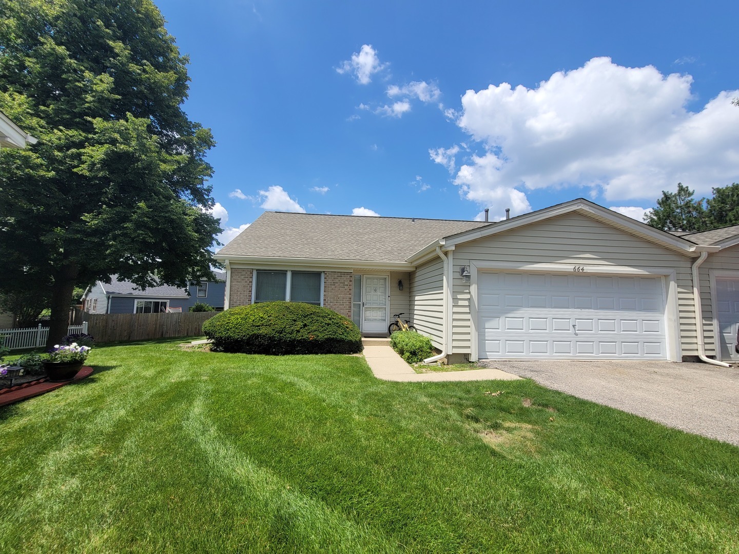 664 Claridge Circle, Hoffman Estates IL 60169