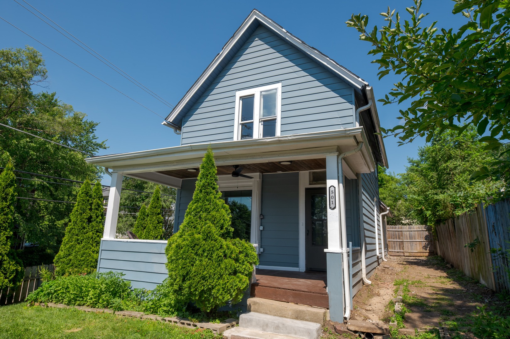 501 Raymond Street, Elgin IL 60120