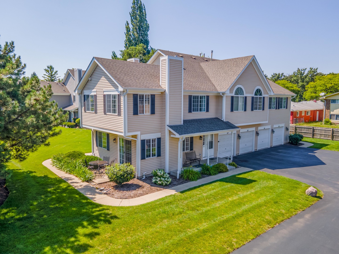 677 Silver Creek Drive, Woodstock IL 60098