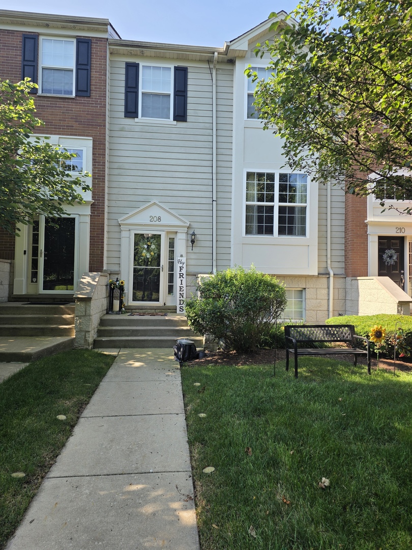 208 Comstock Drive, Elgin IL 60124