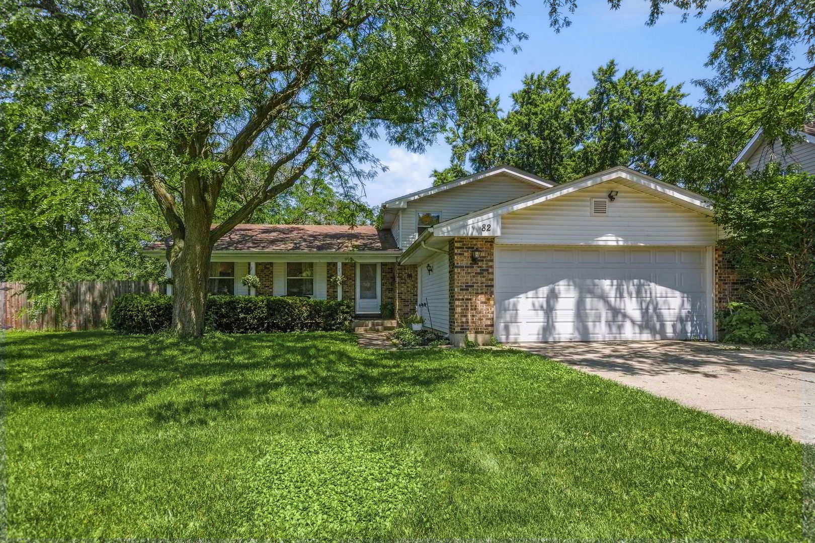82 Sherbon Lane, Crystal Lake IL 60014