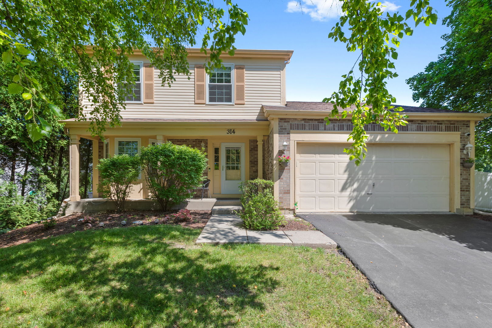 314 Anchor Drive, Carpentersville IL 60110