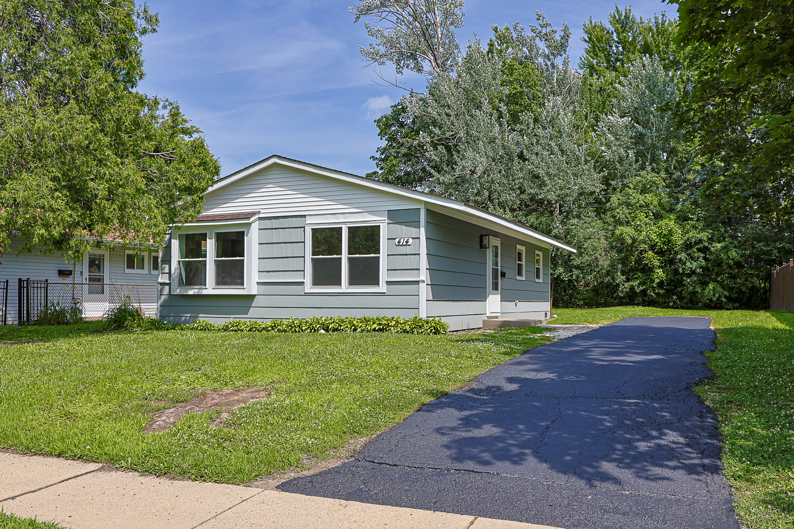 414 Tulsa Avenue, Carpentersville IL 60110