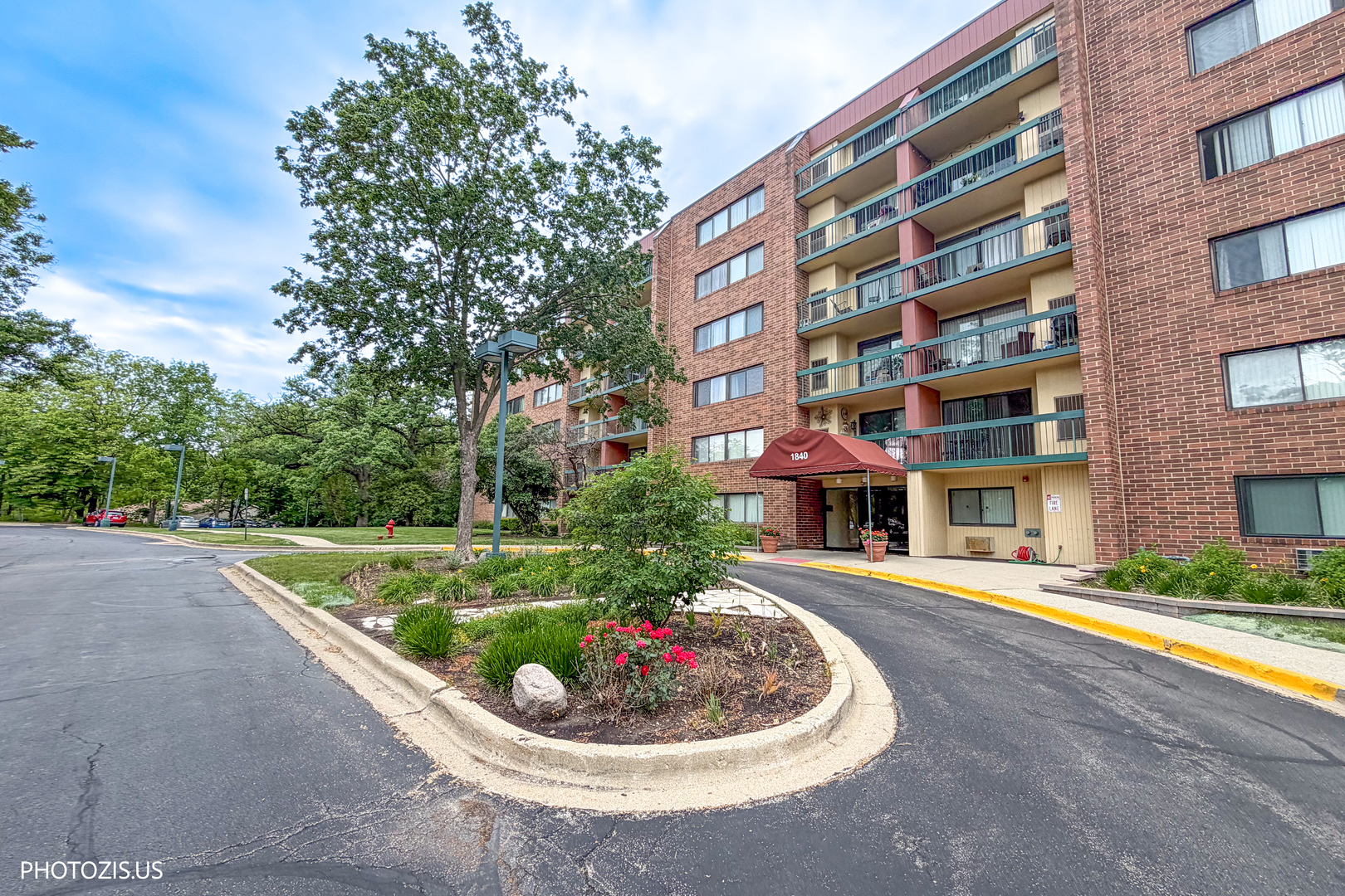 1840 Huntington Boulevard Unit 607, Hoffman Estates IL 60169