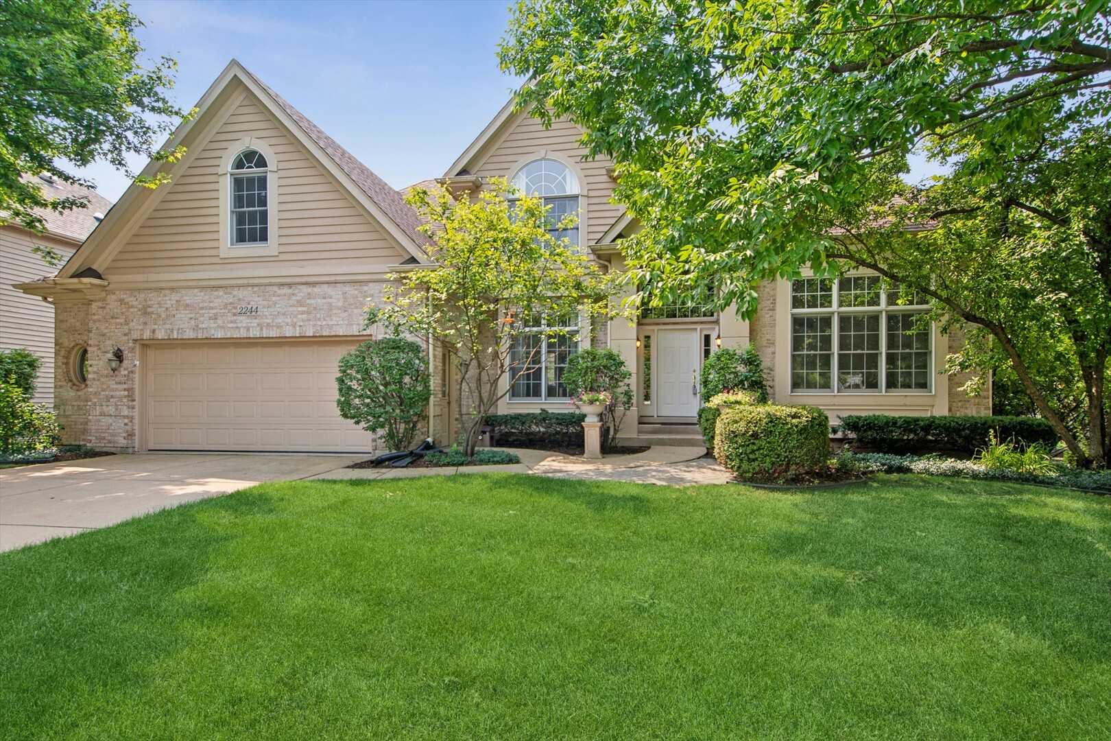 2244 Joyce Lane, Naperville IL 60564