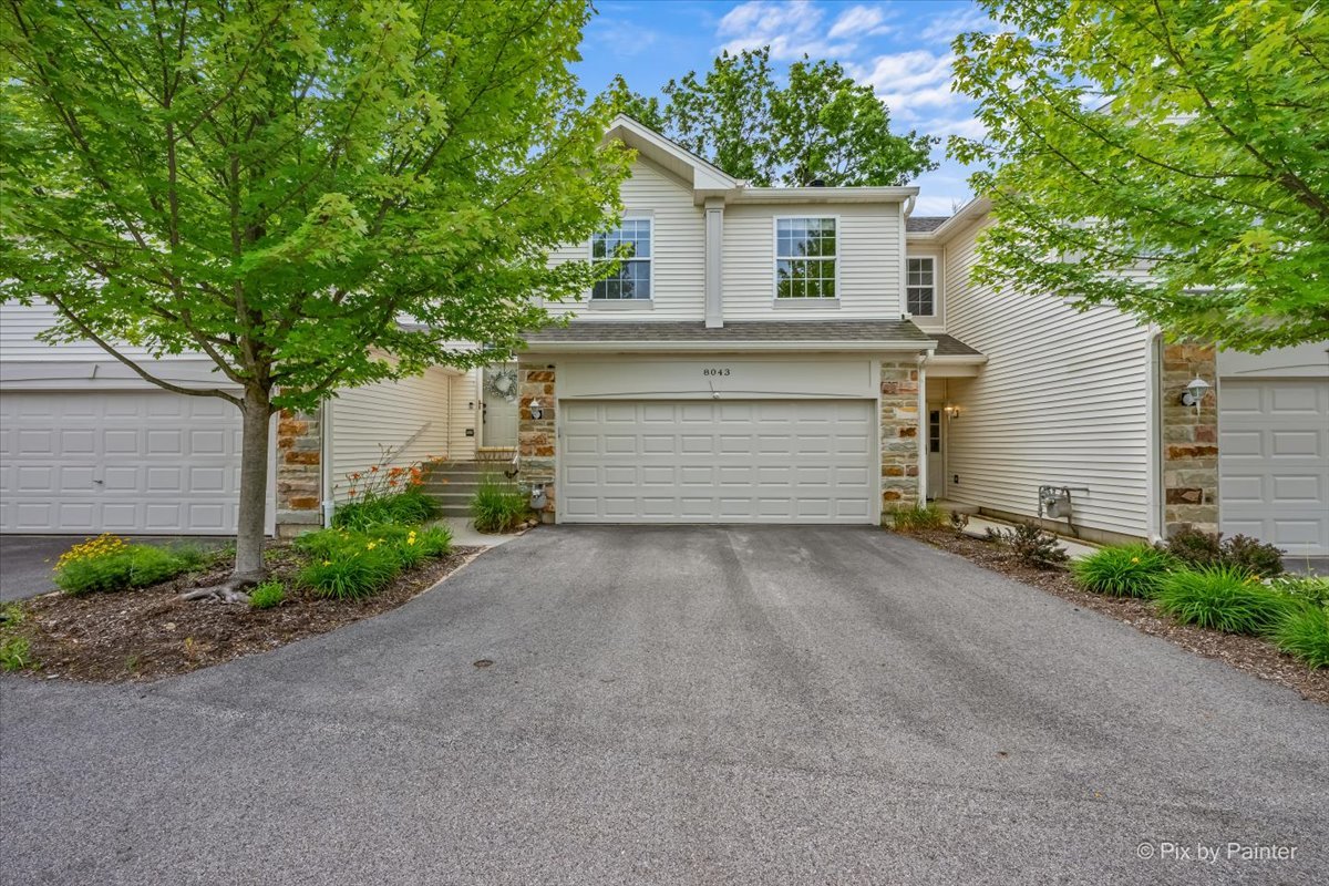 8043 Sierra Woods Lane Unit 8043, Carpentersville IL 60110
