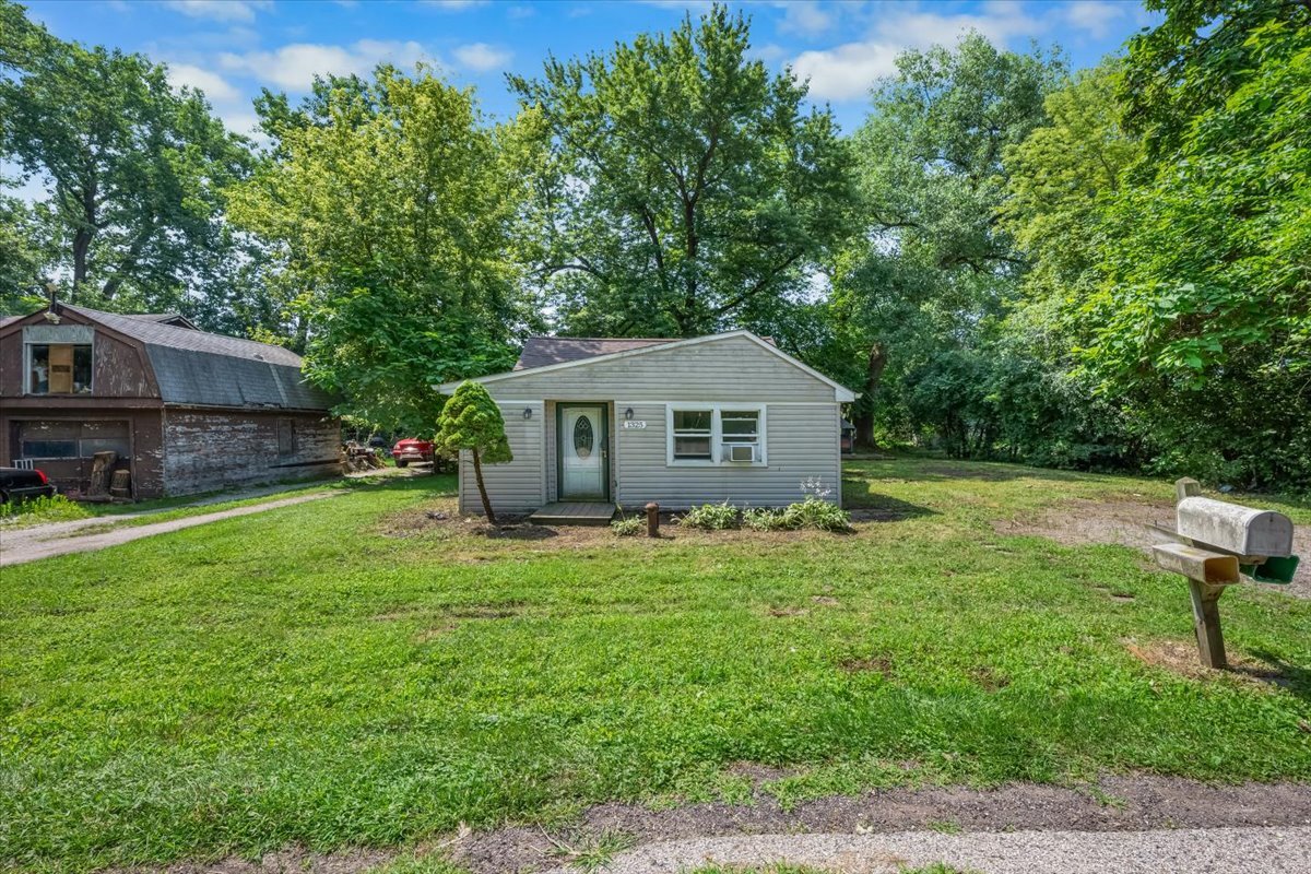 1325 Louise Street, Crystal Lake IL 60014