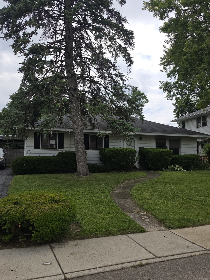 2327 Arrow Street, Carpentersville IL 60110