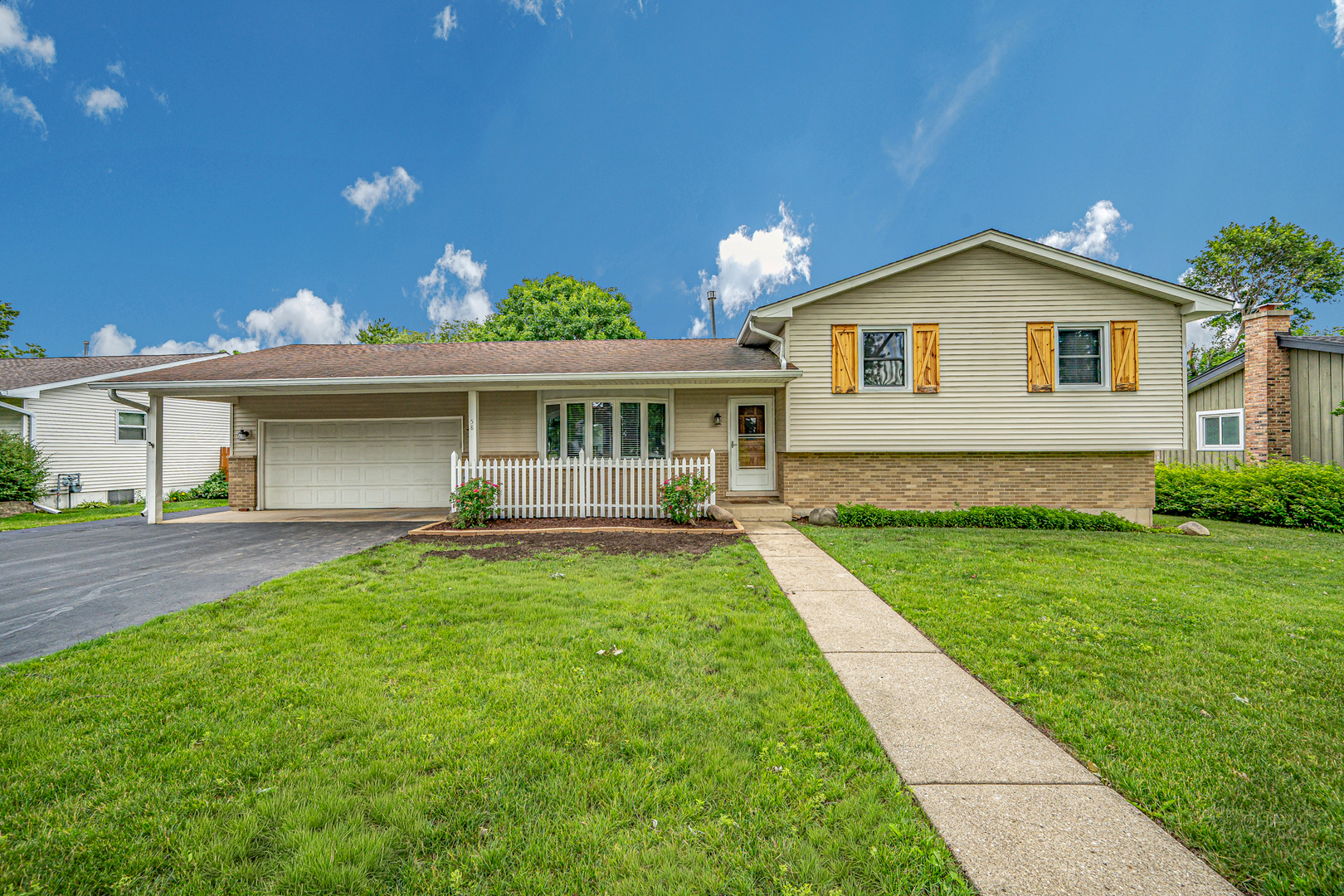 58 Woodview Lane, Algonquin IL 60102