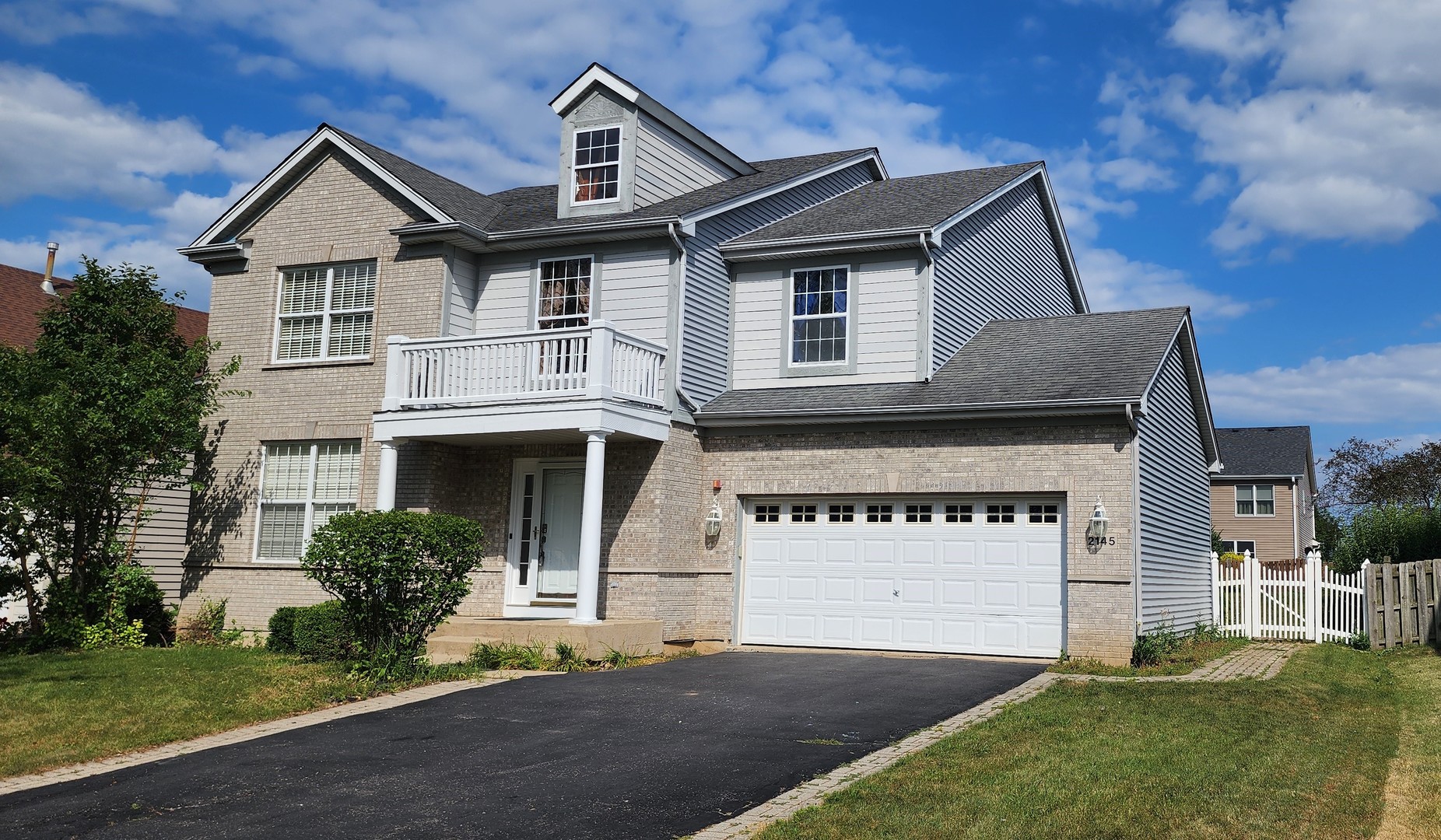 2145 Colchester Avenue, Hoffman Estates IL 60192