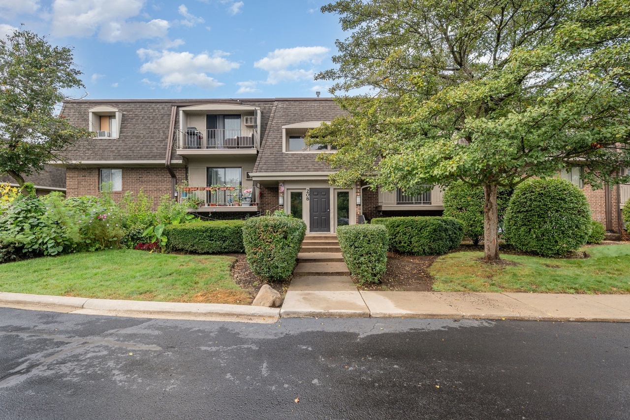 208 E Bailey Road Unit H, Naperville IL 60565