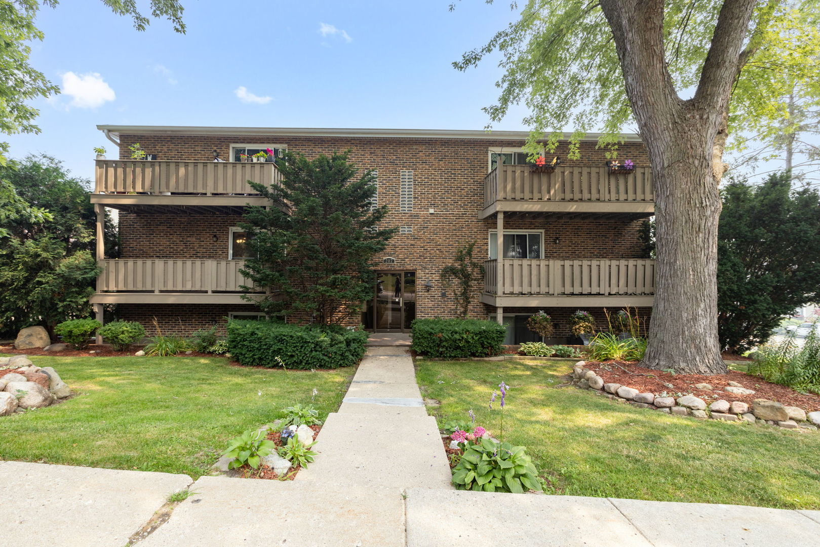 207 Fremont Street Unit 3, Woodstock IL 60098