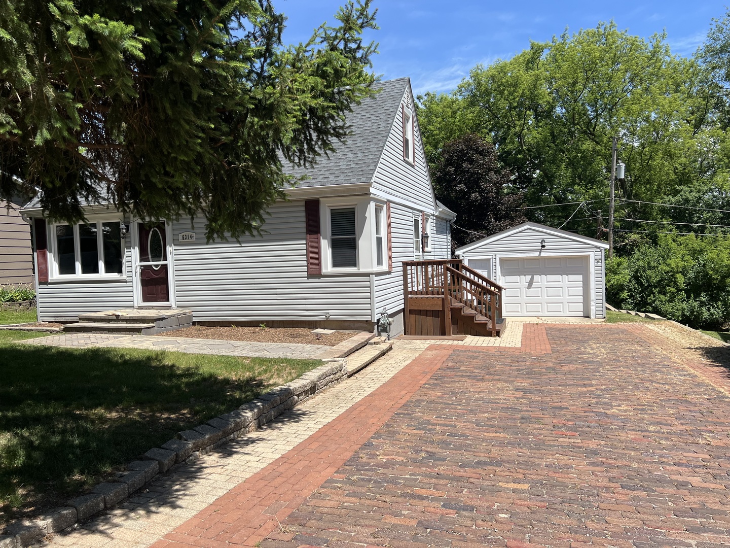 6314 Hillcrest Road, Cary IL 60013