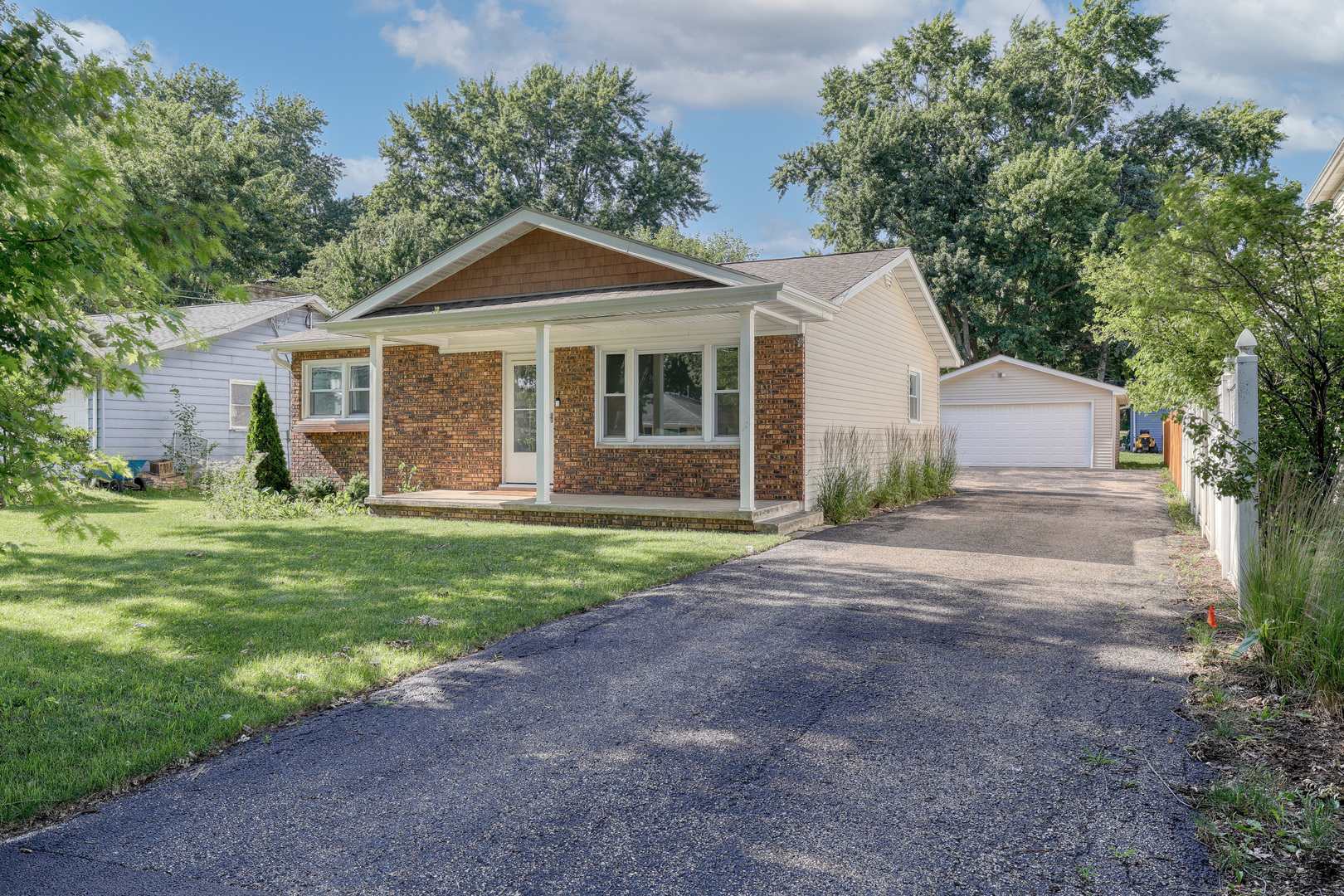 330 E Shannon Street, Elburn IL 60119