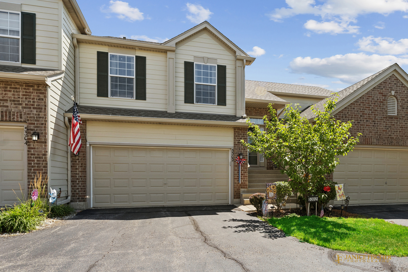 5302 Cobblers Crossing, Mchenry IL 60050