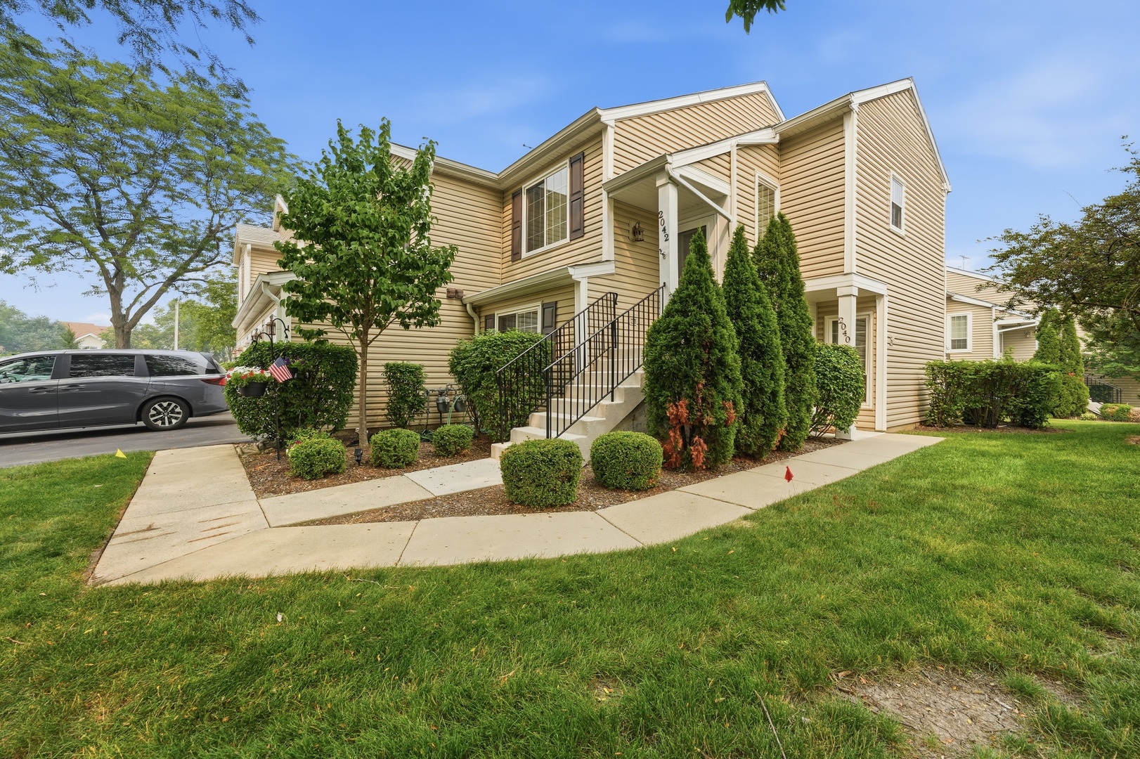 2042 Windemere Circle, Schaumburg IL 60194