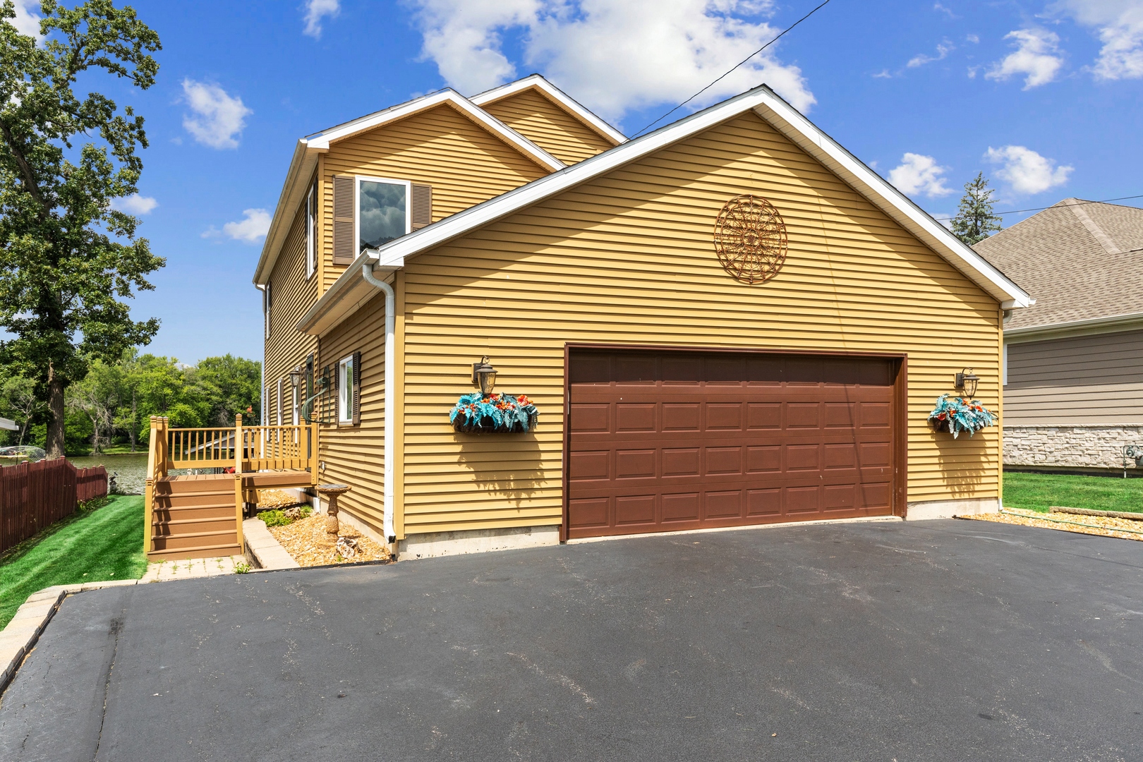 2019 N Woodlawn Park Avenue, Mchenry IL 60051