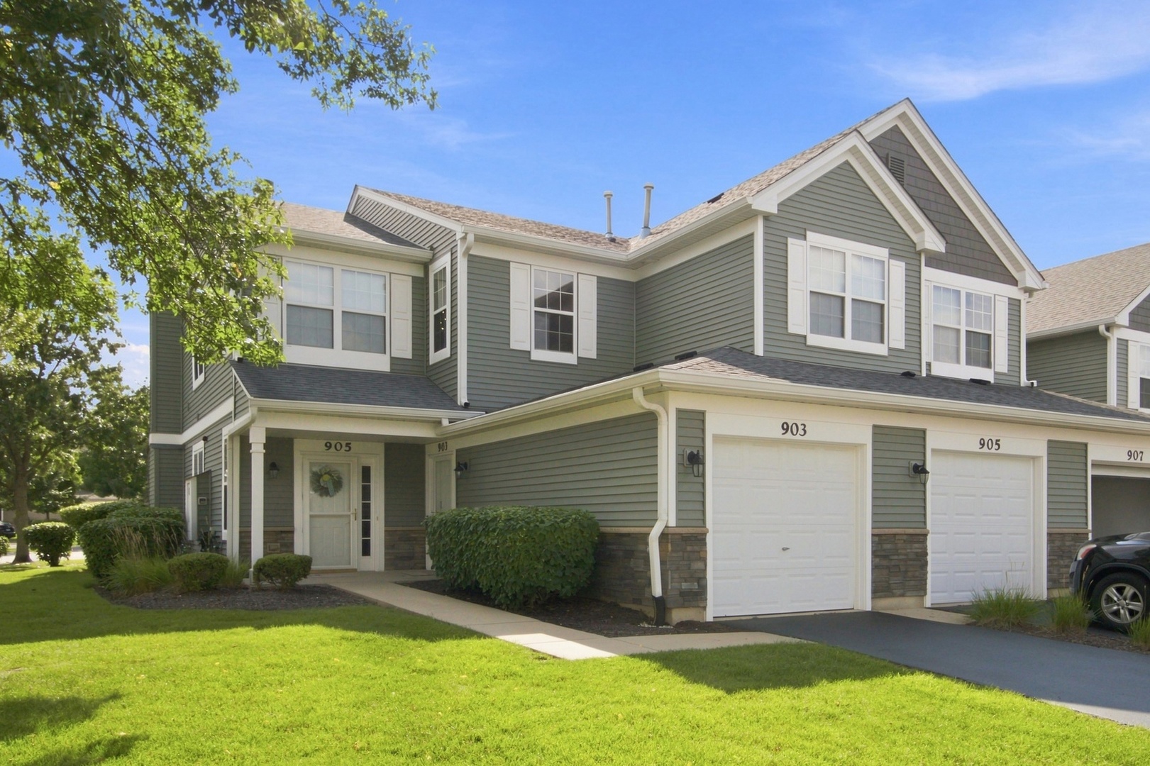 903 Genesee Drive, Naperville IL 60563