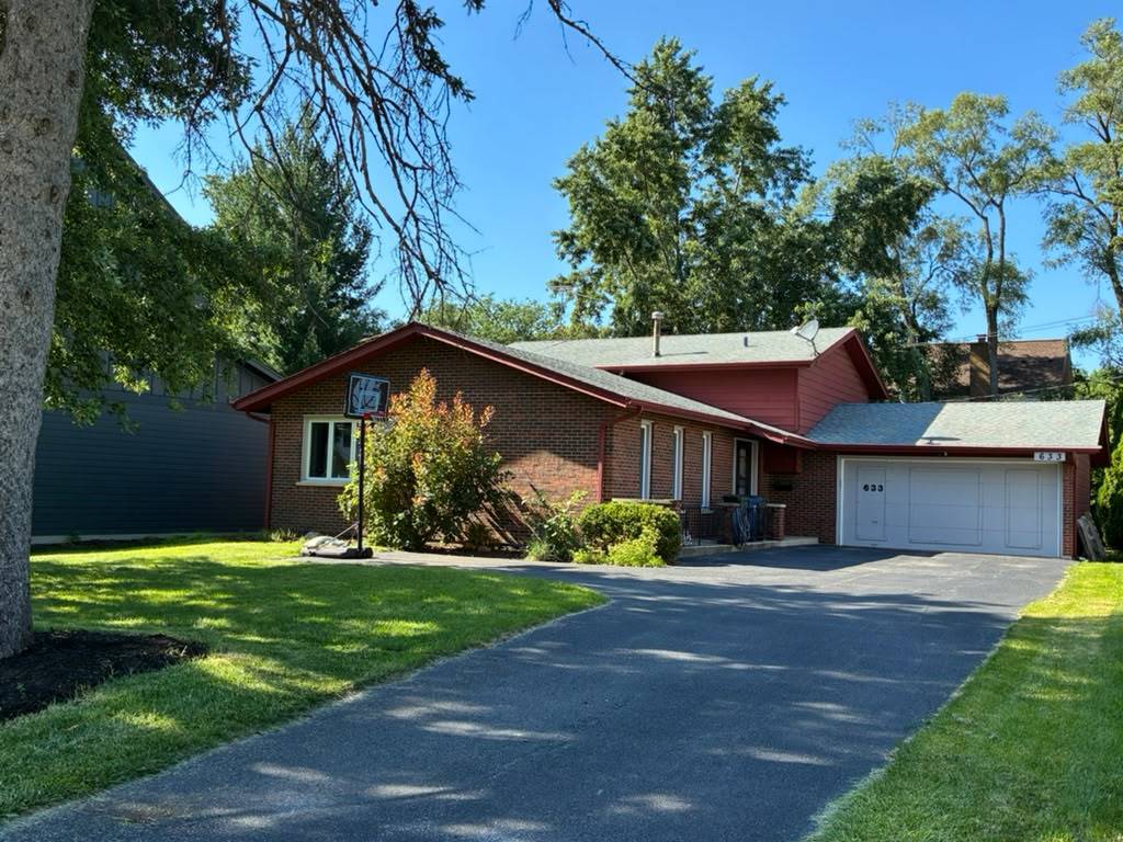633 E 8th Avenue, Naperville IL 60563