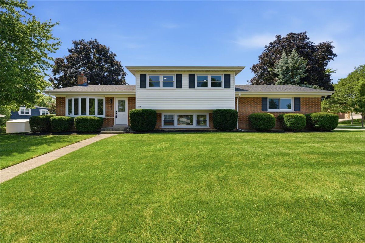 37 E Weathersfield Way, Schaumburg IL 60193