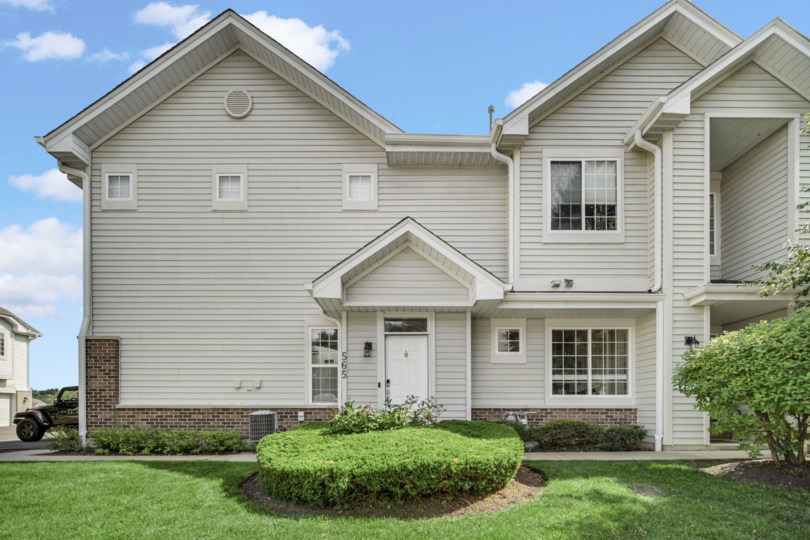 565 Blue Springs Drive, Fox Lake IL 60020
