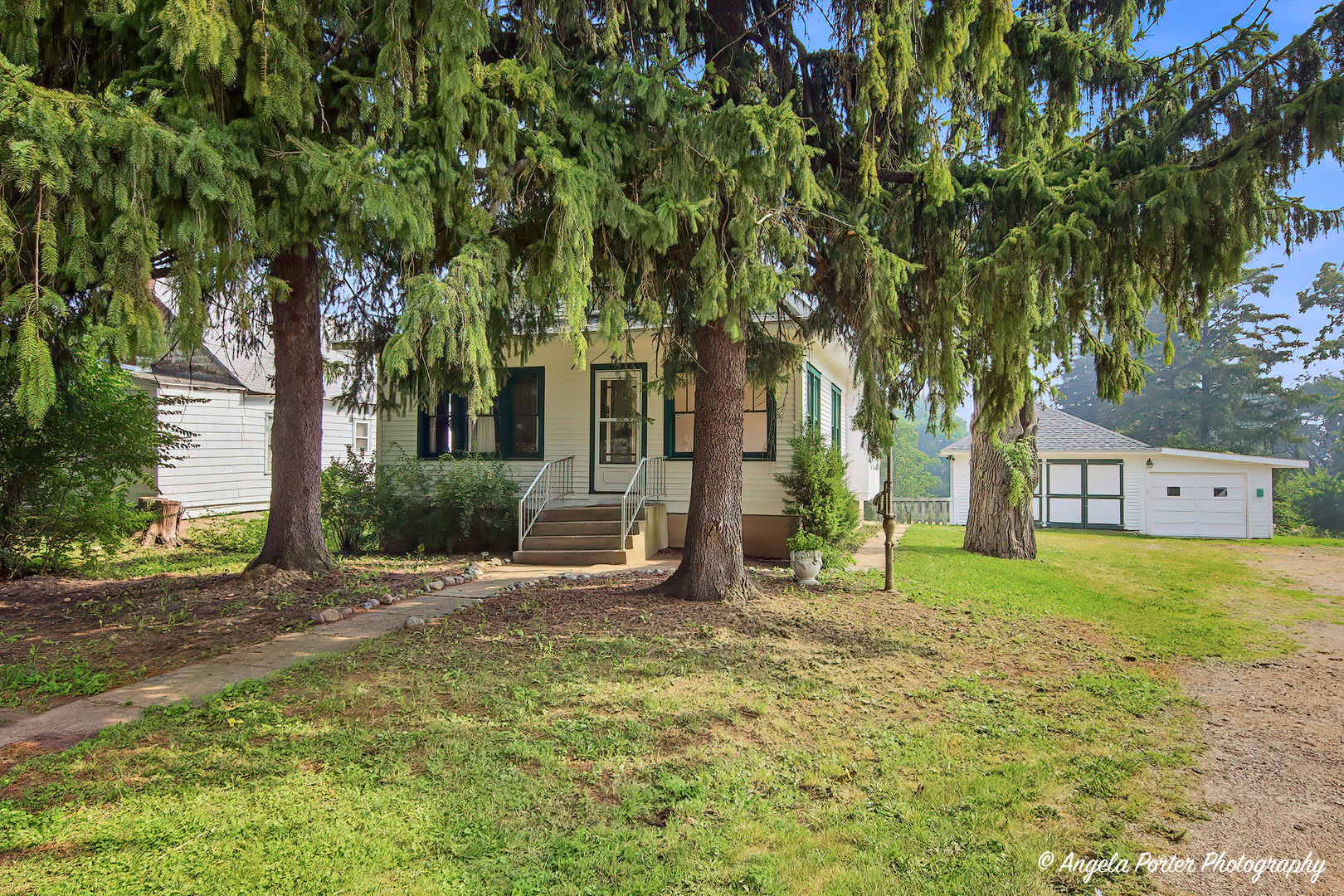 824 Washington Street, Woodstock IL 60098