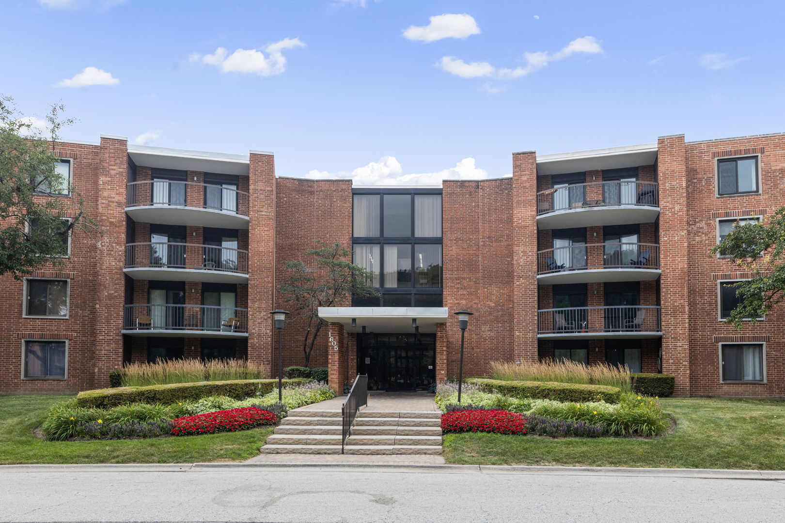1605 E Central Road Unit 304A, Arlington Heights IL 60005