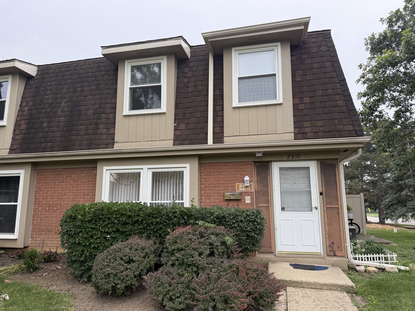 2310 Hyde Court, Schaumburg IL 60194