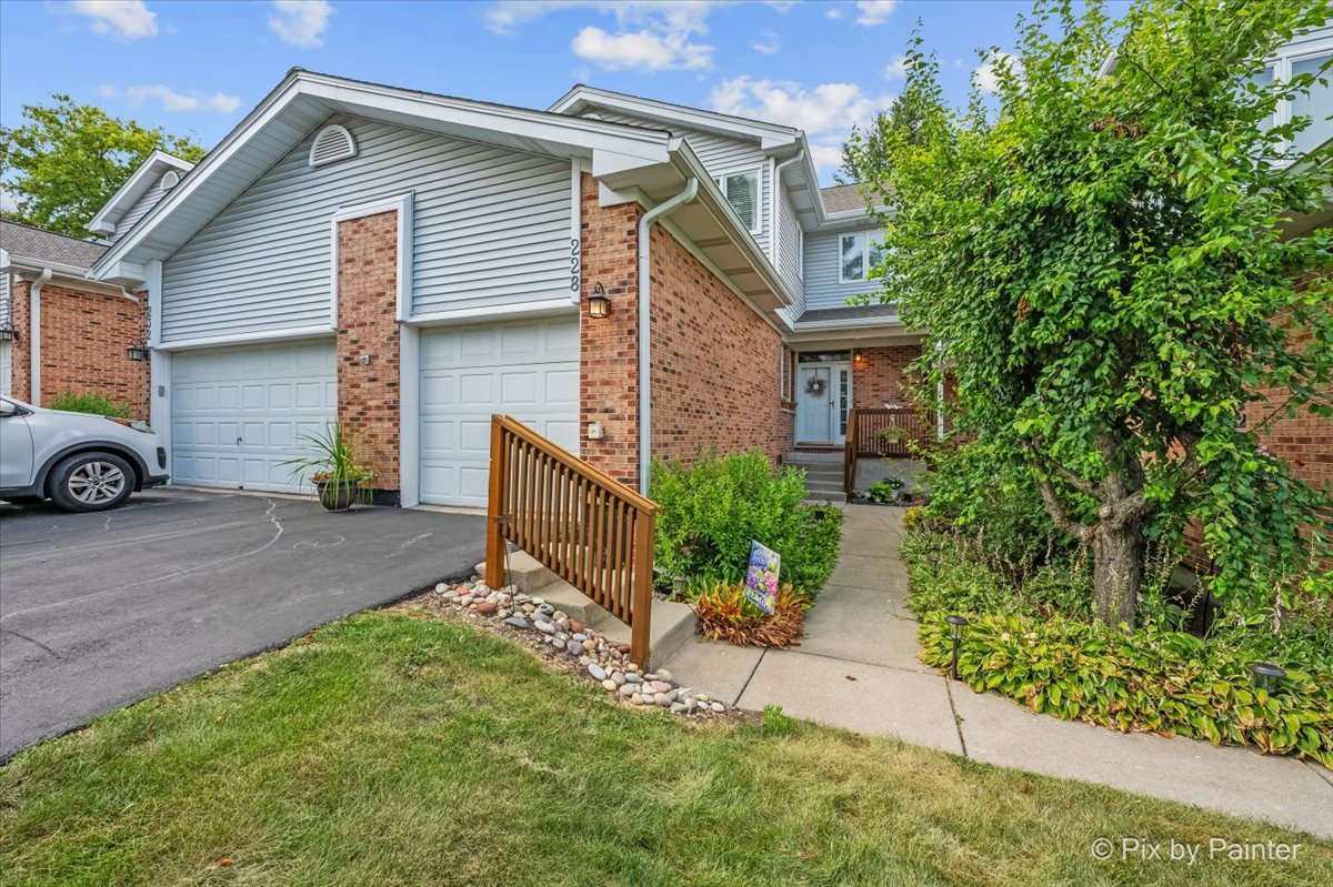 228 Charlotte Place, Cary IL 60013