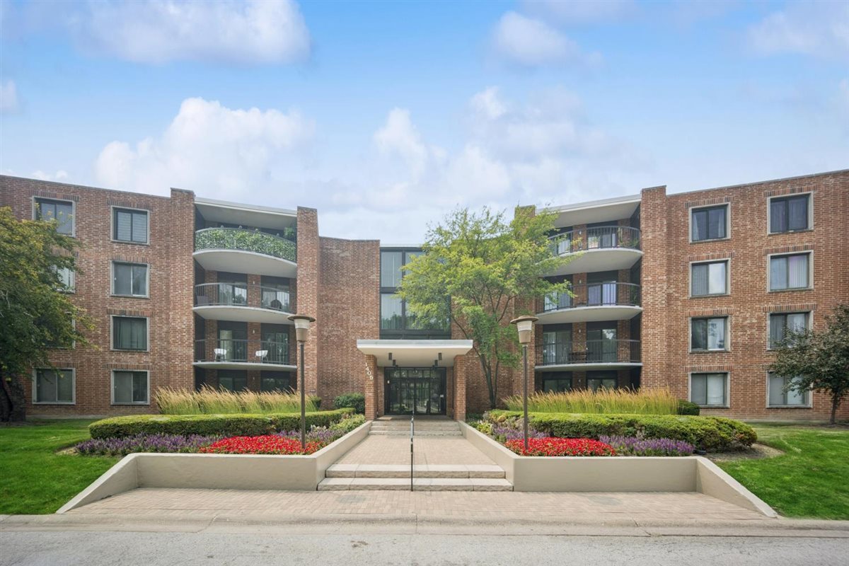 1405 E Central Road Unit 118C, Arlington Heights IL 60005