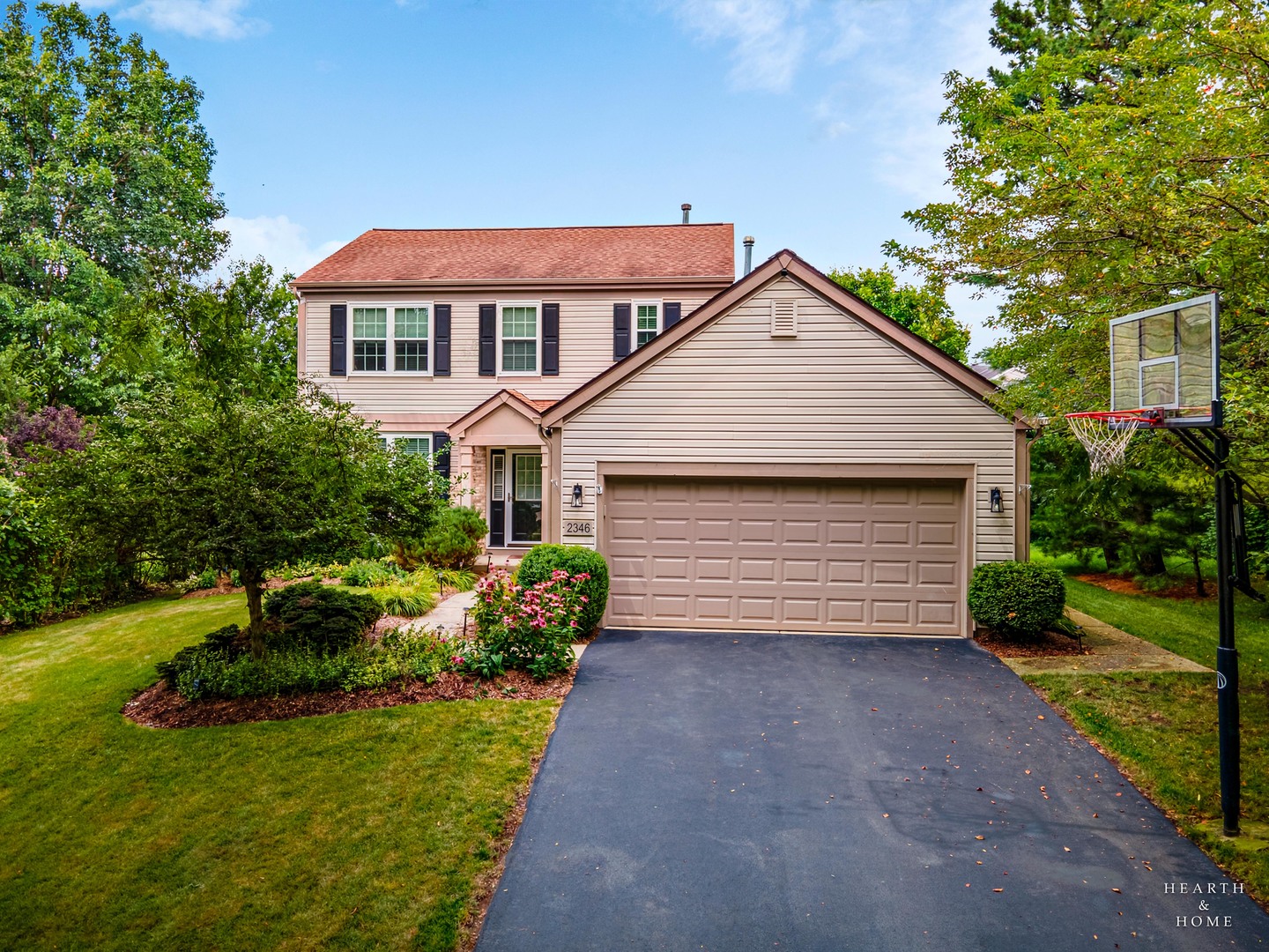 2346 Woodside Court, Carpentersville IL 60110