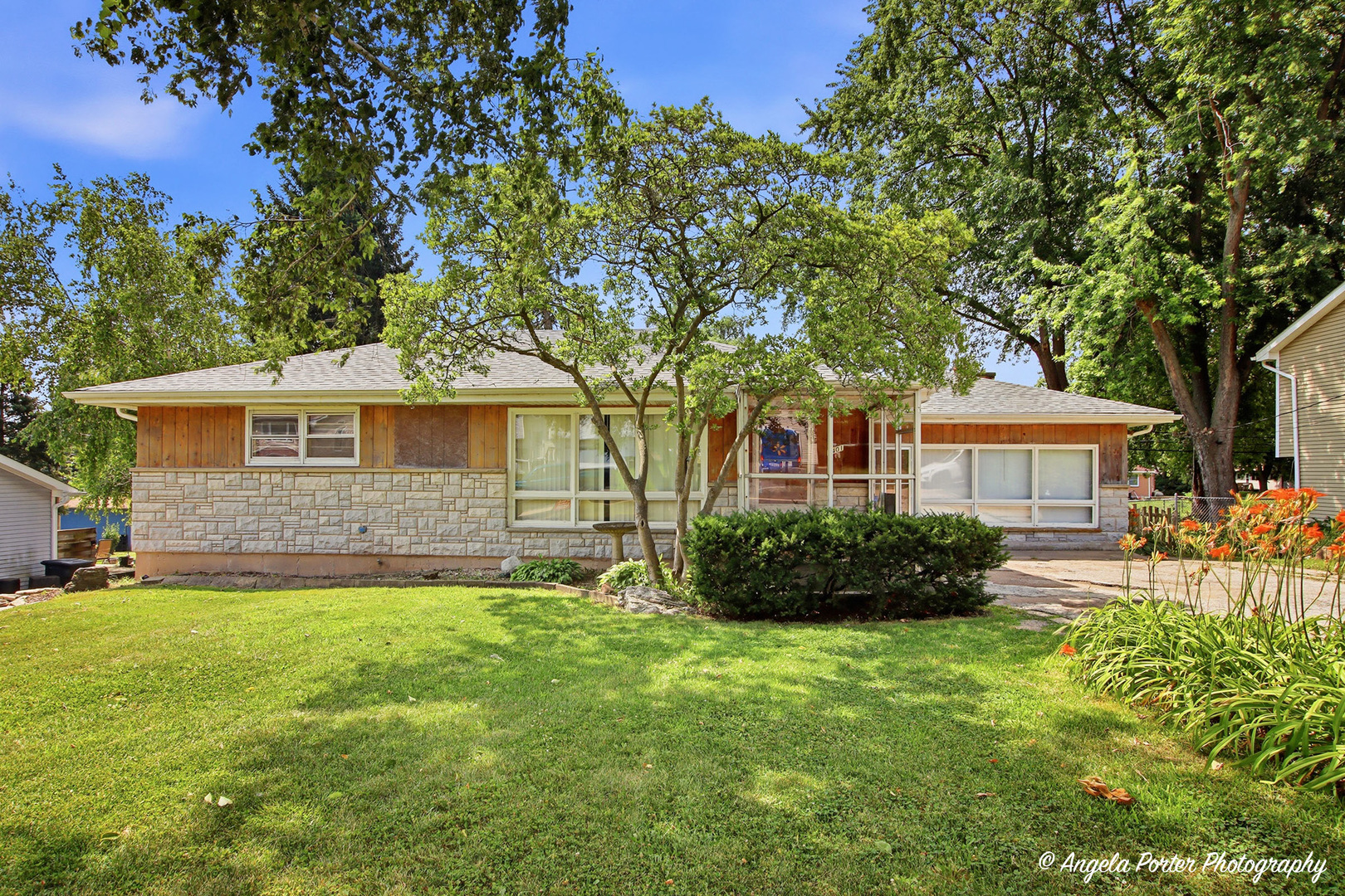 1401 Channel Beach Avenue, Johnsburg IL 60051