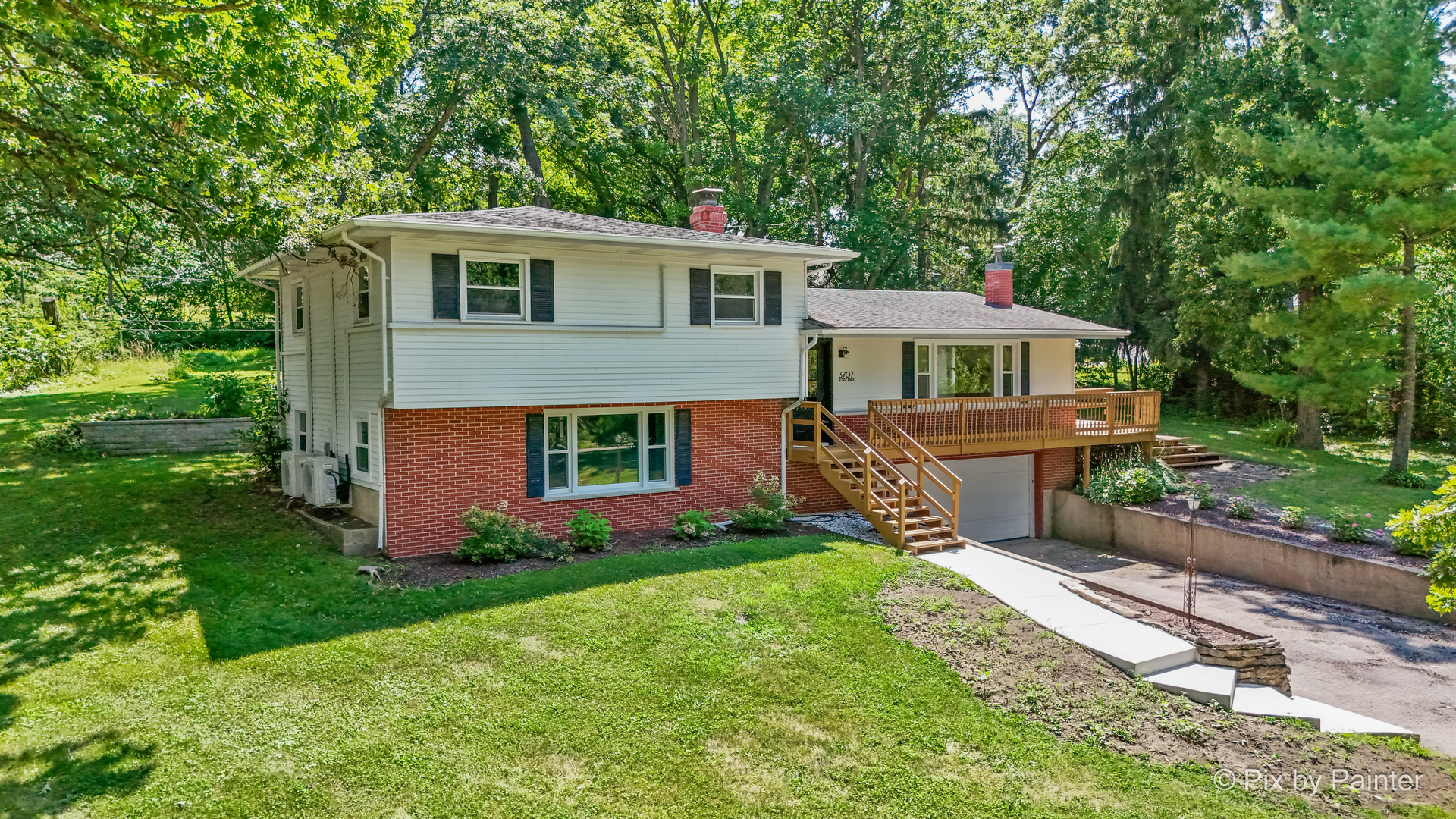3707 N Oak Knoll Road, Crystal Lake IL 60012