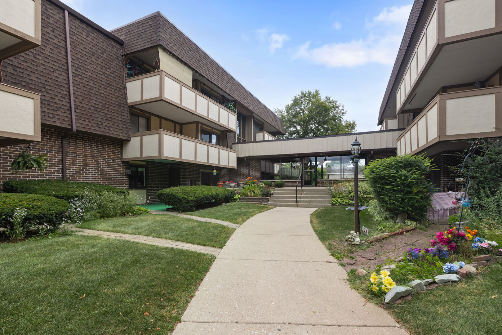 437 Cavalier Court Unit 310, Dundee IL 60118