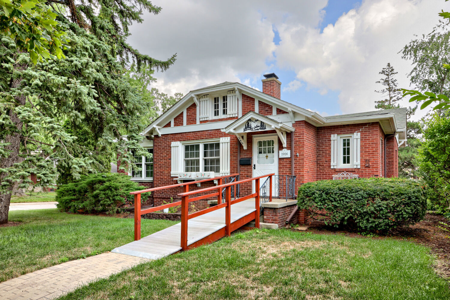 345 Vincent Place, Elgin IL 60123