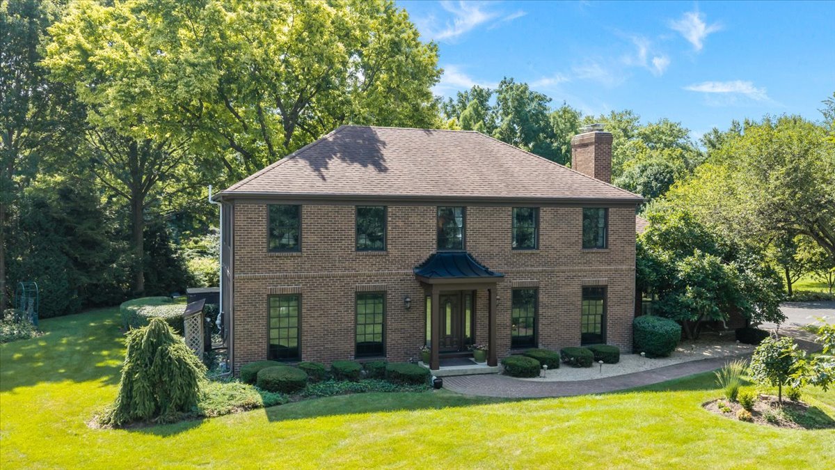 40W170 Deer Run Drive, St. Charles IL 60175