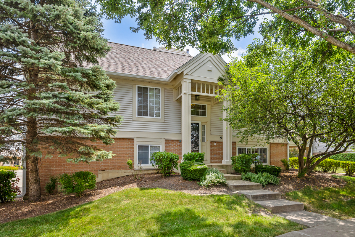 919 Pheasant Trail, St. Charles IL 60174