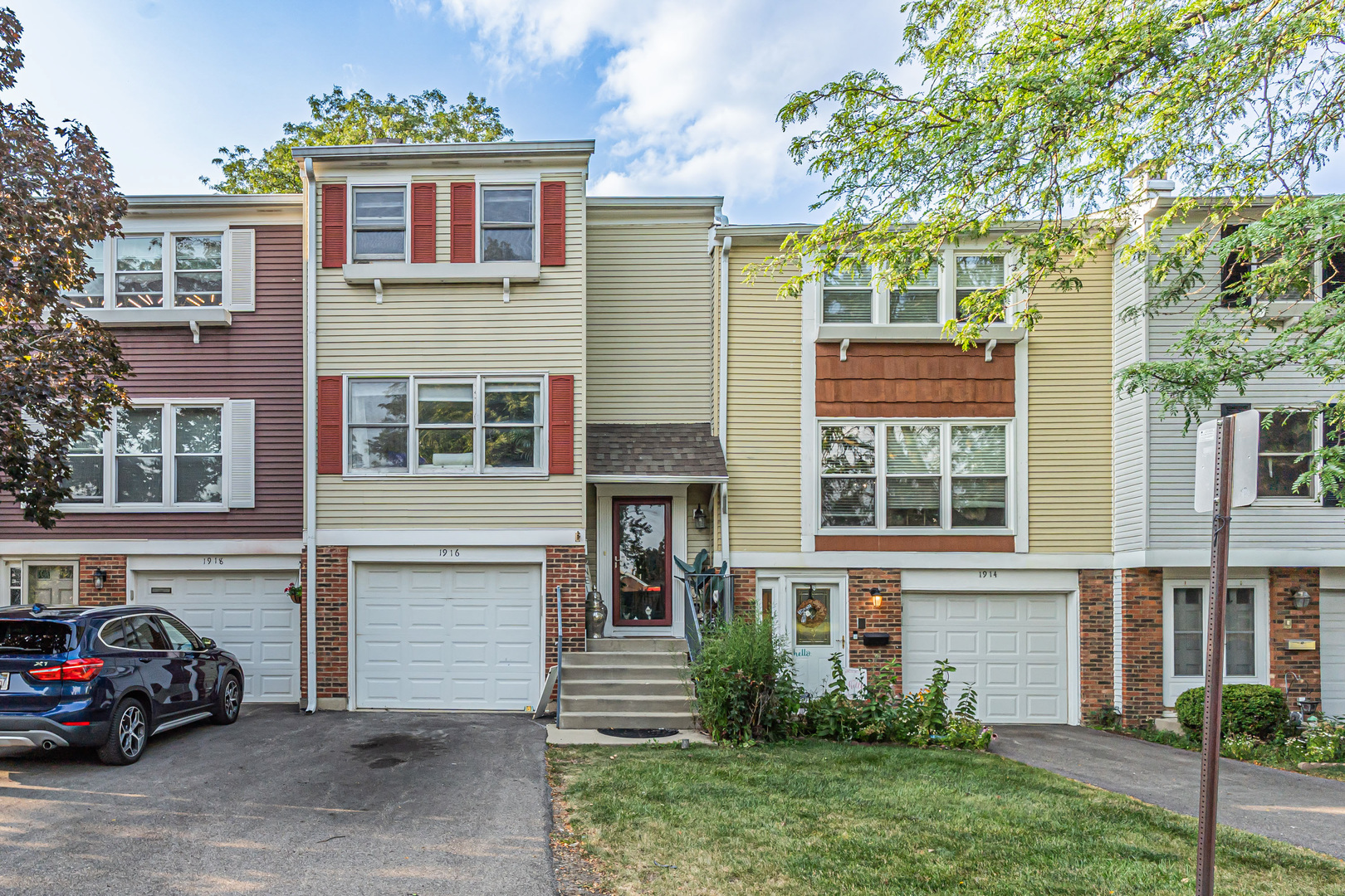 1916 Cheltenham Place, Schaumburg IL 60194