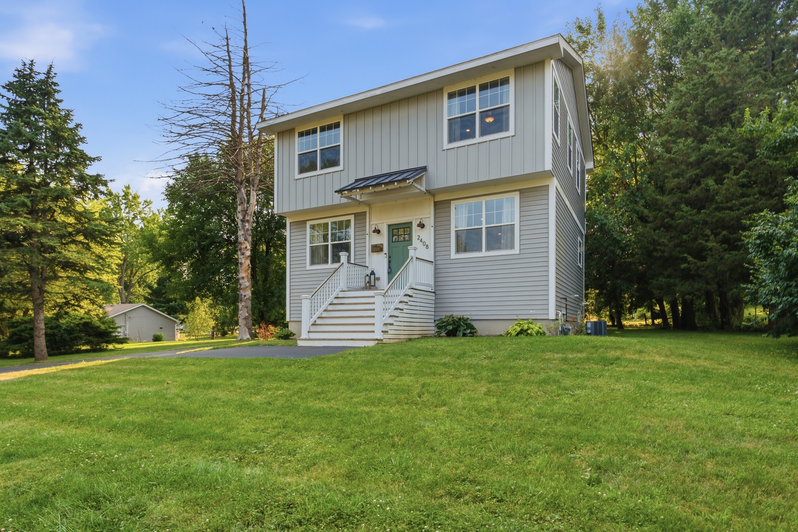 2408 N Spojnia Road N, Mchenry IL 60050