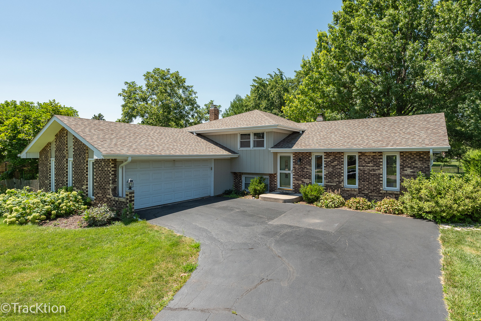 11S560 Whittington Lane, Naperville IL 60564