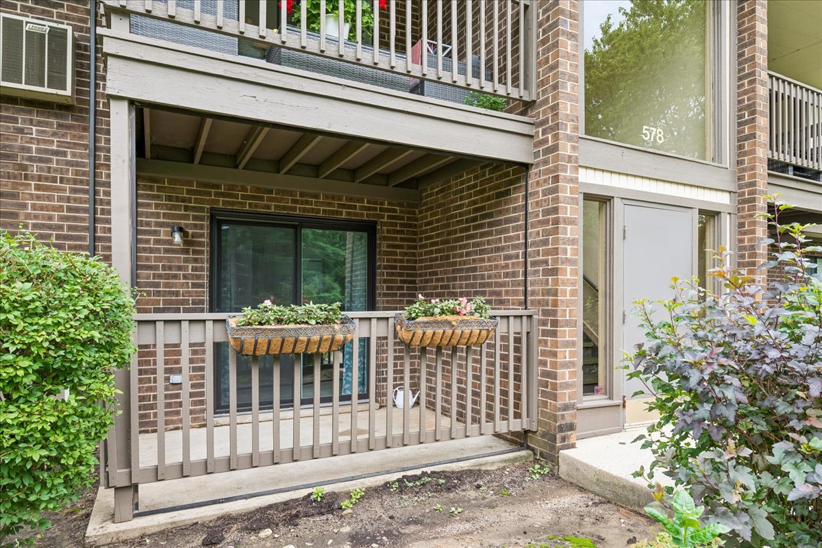 578 Somerset Lane Unit 1, Crystal Lake IL 60014