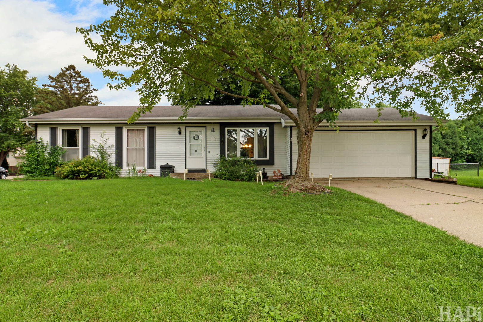 214 Augusta Drive, Mchenry IL 60050