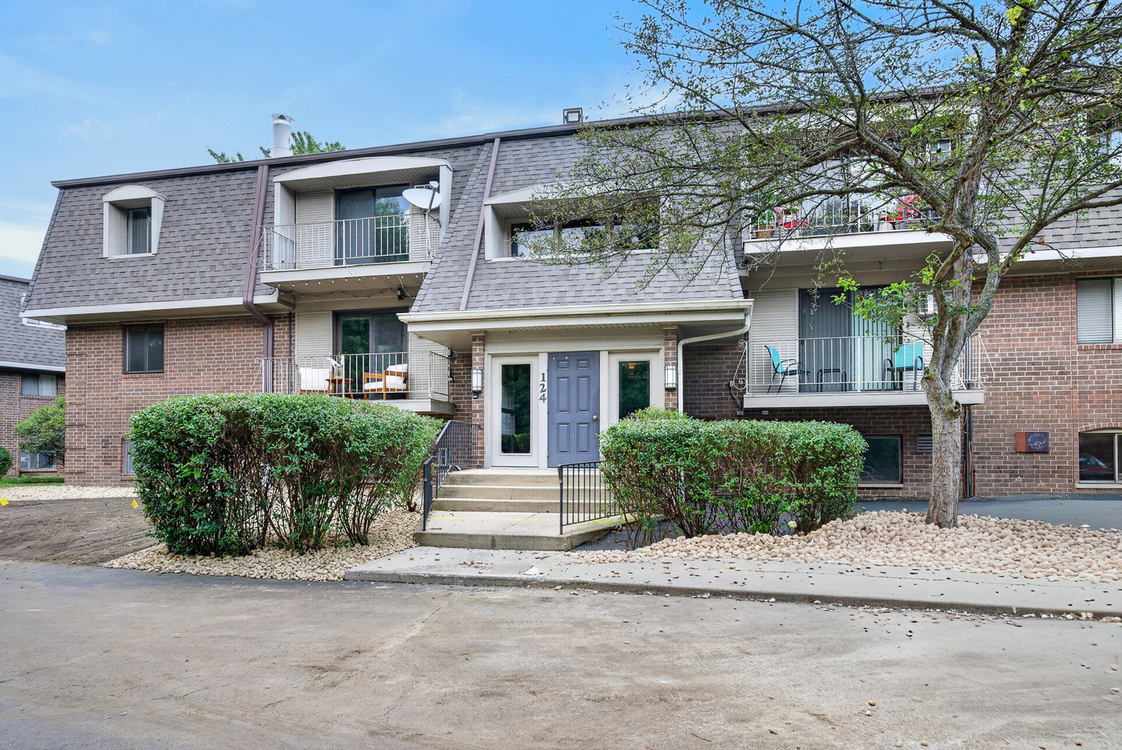124 E Bailey Road Unit E, Naperville IL 60565