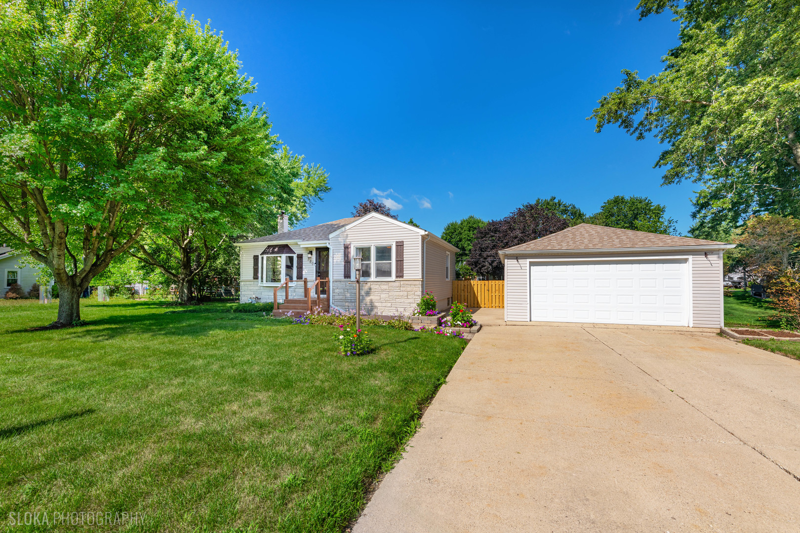 380 Charlotte Avenue, Crystal Lake IL 60014