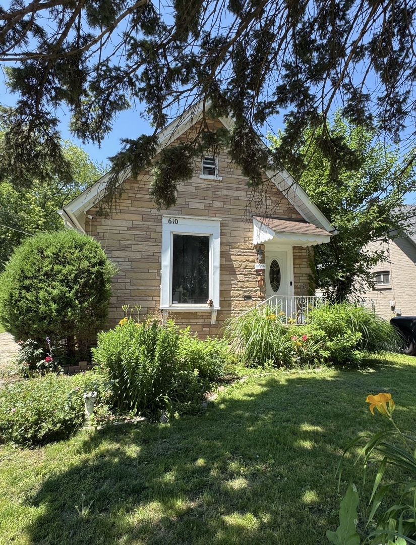 610 McClure Avenue, Elgin IL 60123