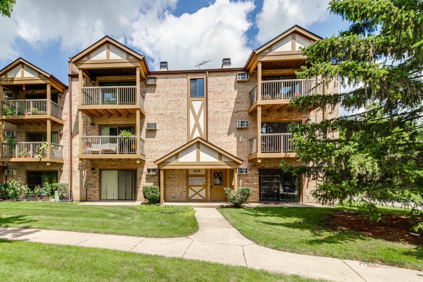 829 S Dwyer Avenue Unit E, Arlington Heights IL 60005
