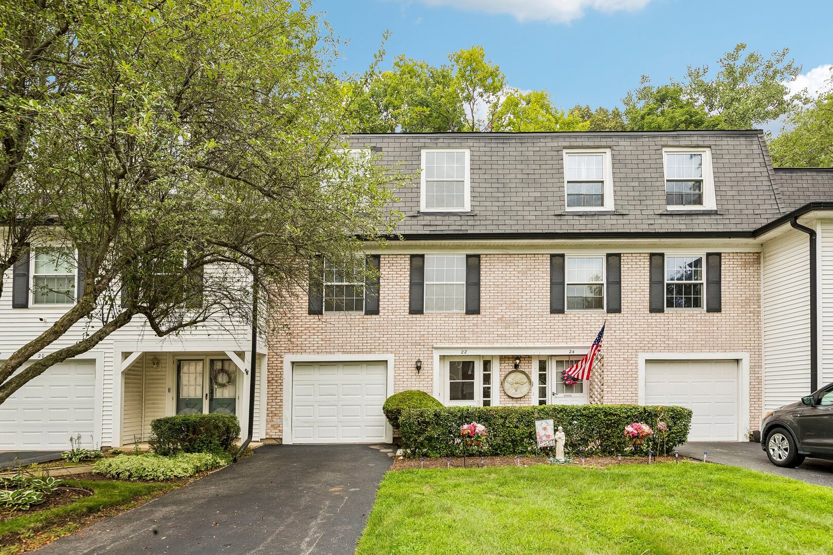 22 Hickory Lane, Cary IL 60013